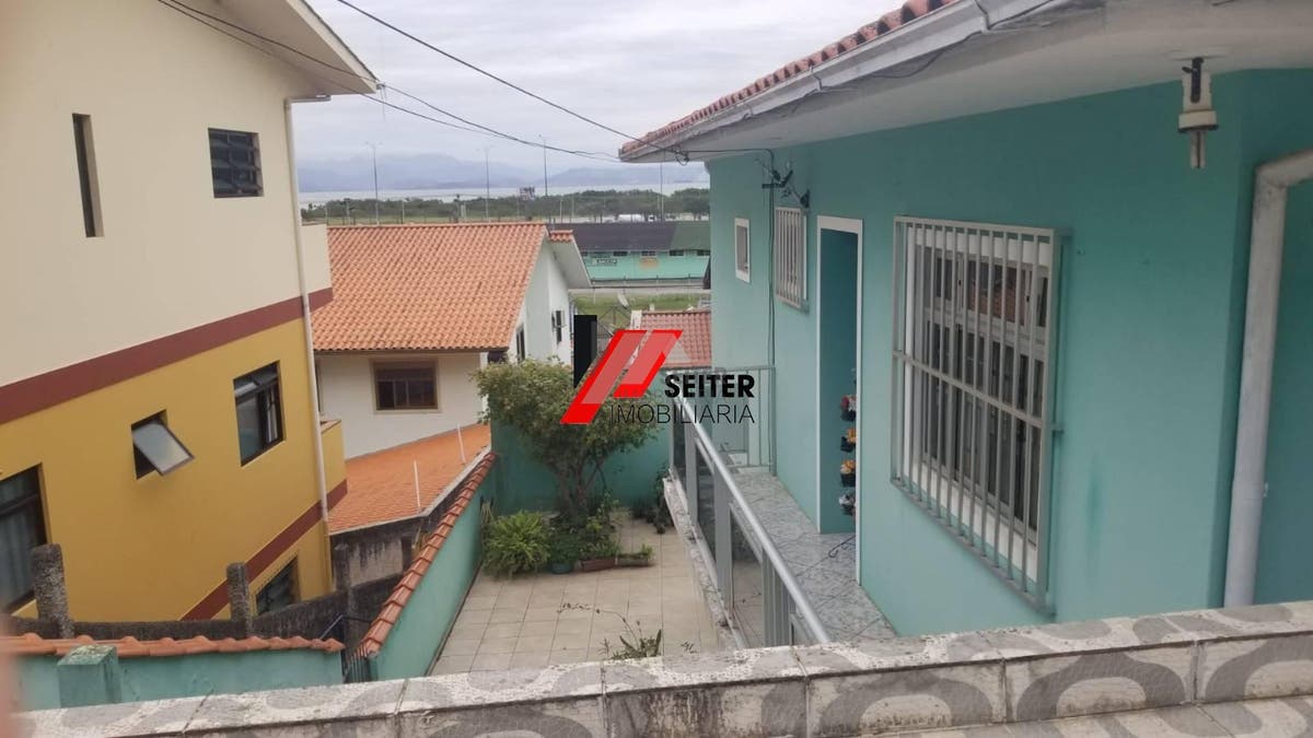 Casa 3 dormitórios com suite venda Pantanal Florianópolis