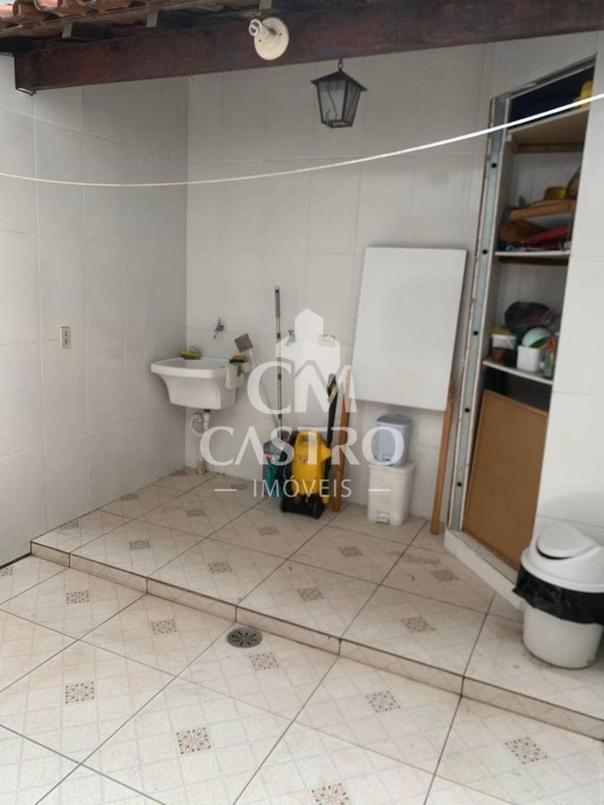 Sobrado 3 quartos Vila Jacuí - São Paulo com 4 vagas de garagem