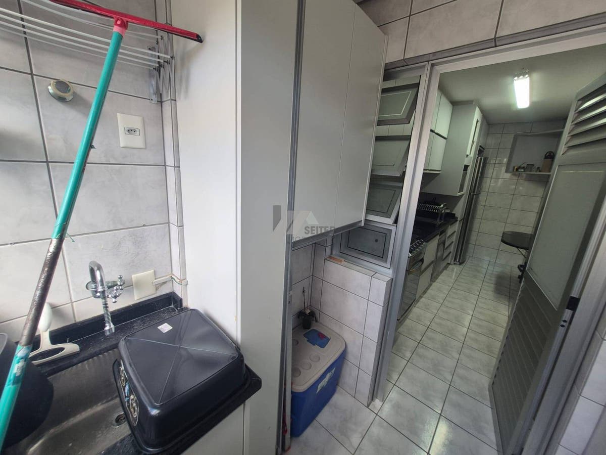 Apartamento com 2 Dormitórios Semimobiliado para Locação no Itacurubi