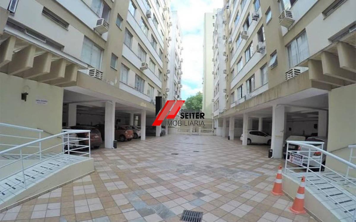 Apartamento de 3 quartos a venda na Av Mauro Ramos Centro
