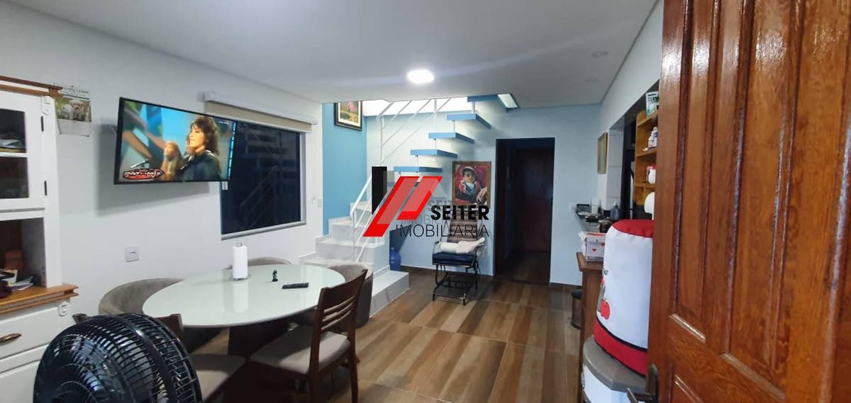 Sobrado 4 dormitorios possui suite com closet e edicula para venda