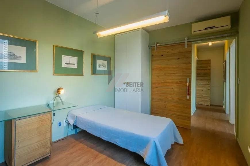 Apartamento com 5 quartos, Centro - Florianópolis