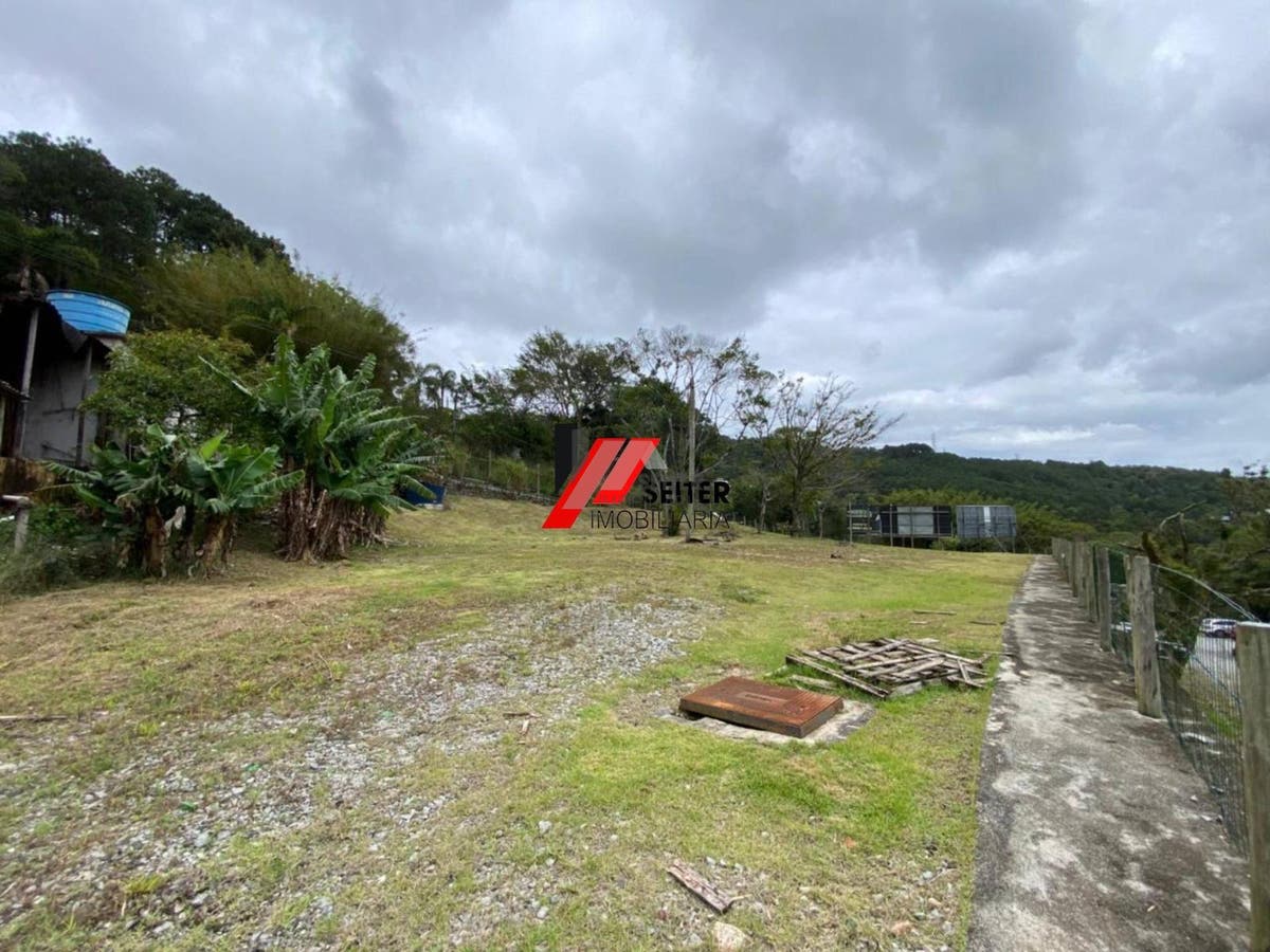 Terreno para alugar na Lagoa da Conceição em Florianópolis proximo escola sarapiquá