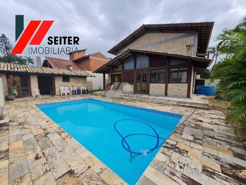 Casa para locação com 5 dormitórios bairro Coqueiros florianópolis