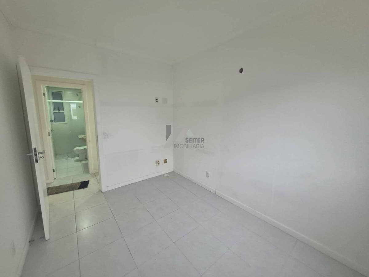 Apartamento com 3 quartos para Locação, Itacorubi - Florianópolis