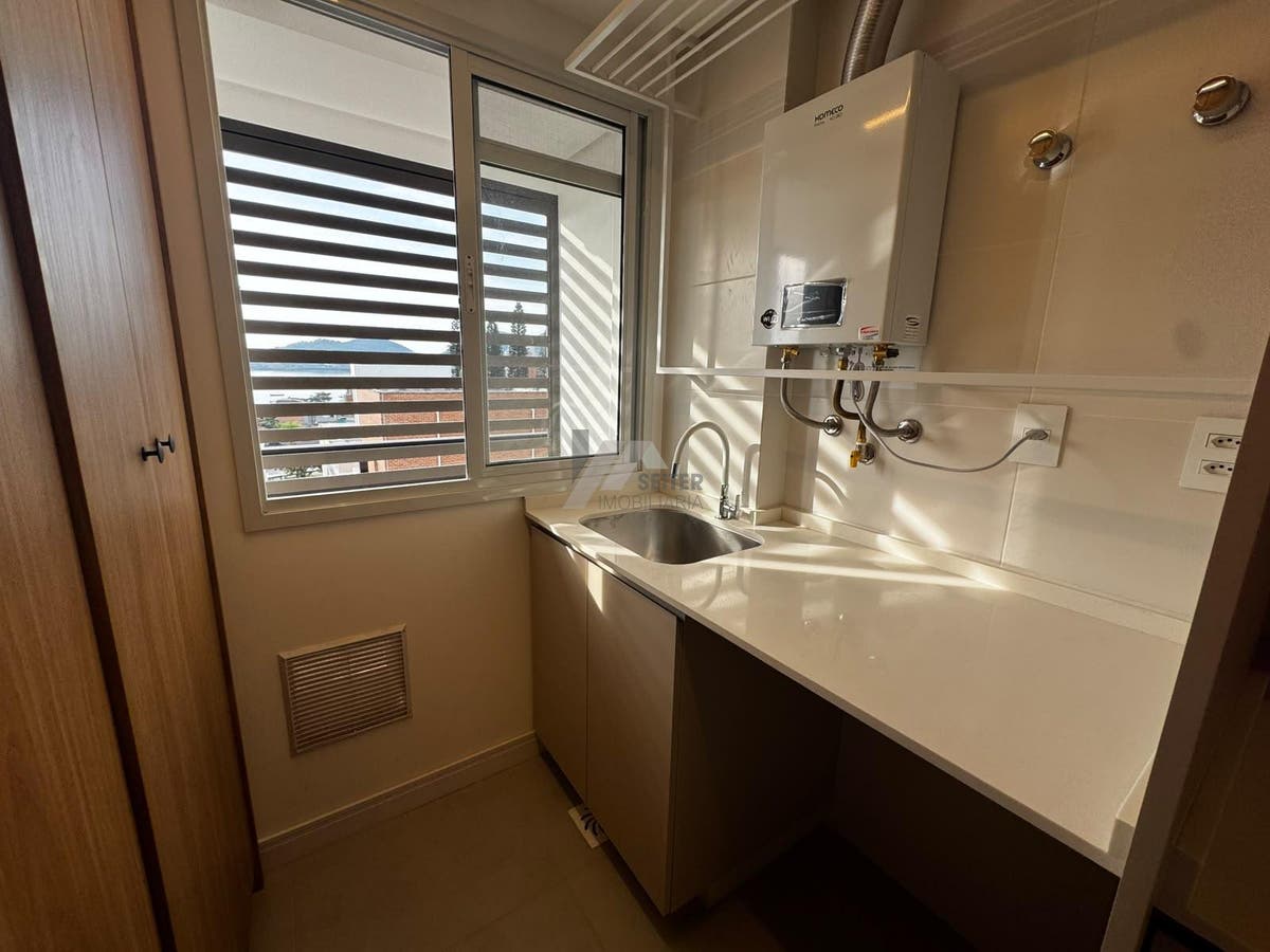 Apartamento 2 dormitórios no João Paulo