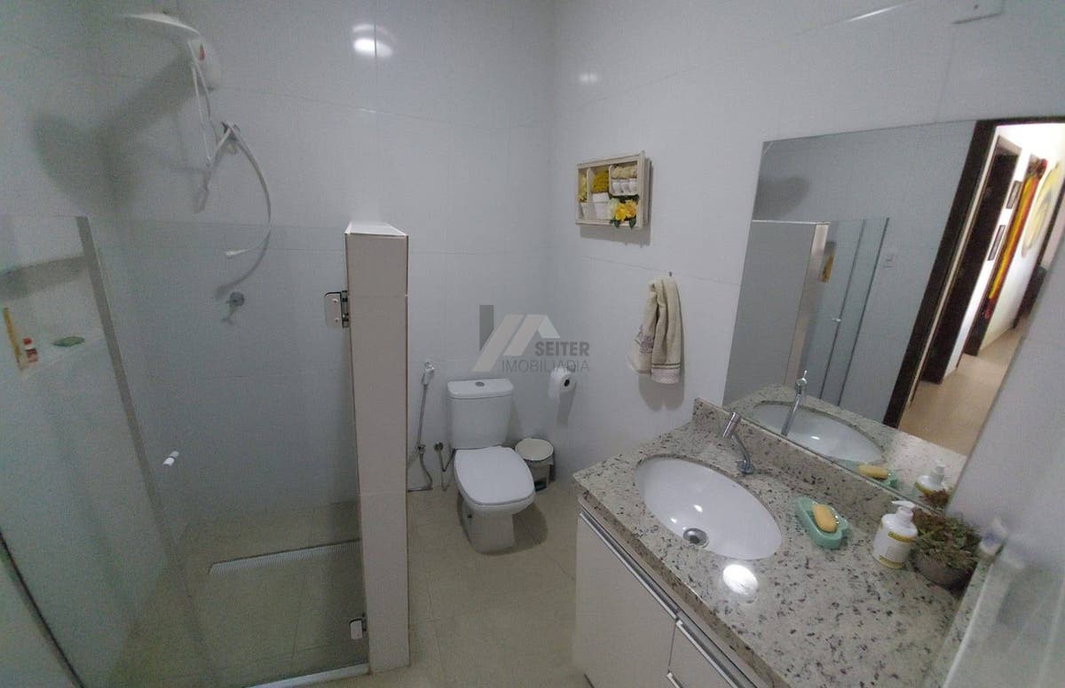 Casa 3 dormitórios com suite a venda Praia da Daniela Florianopolis