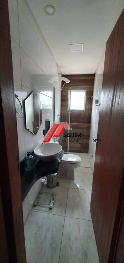 Sobrado 4 dormitorios possui suite com closet e edicula para venda