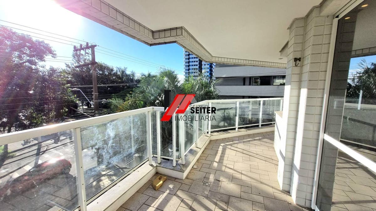 Apartamento de 4 dormitorios para alugar na Beira Mar de Florianopolis