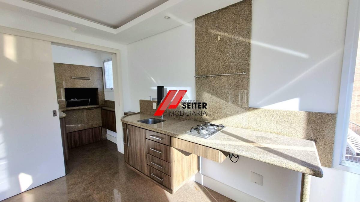Apartamento de 4 dormitorios para alugar na Beira Mar de Florianopolis