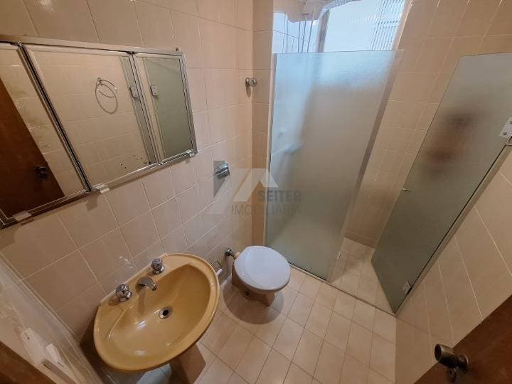 Apartamento 3 quartos para alugar na Av Mauro Ramos