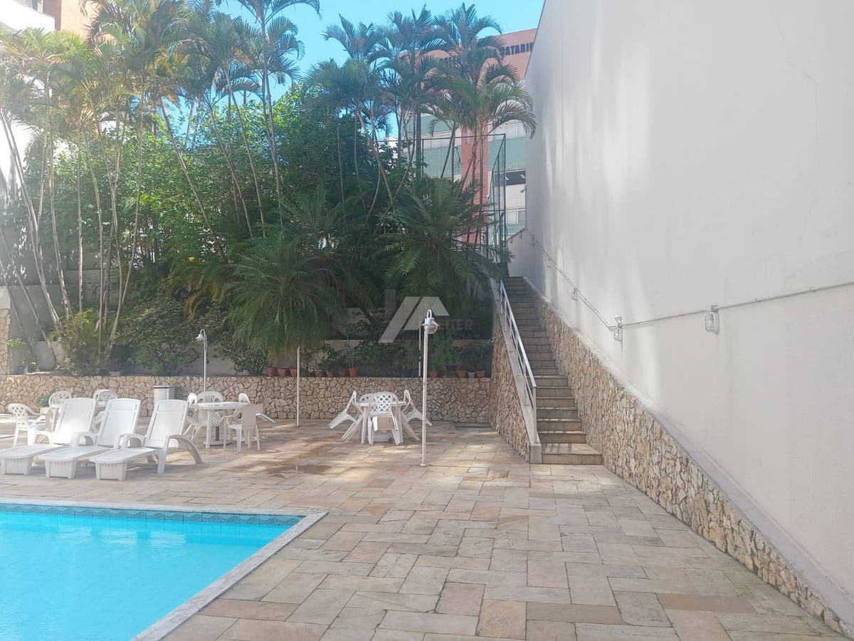 Apartamento 3 quartos para alugar na Av Mauro Ramos