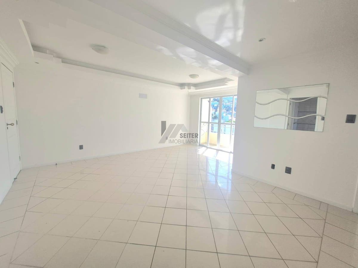 Apartamento de 5 quartos sendo 2 suites para alugar na trindade florianopolis