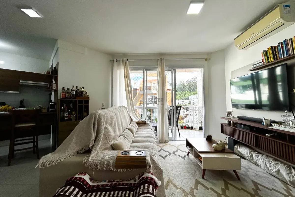 Apartamento com 2 quartos 2 suítes Córrego Grande Florianópolis