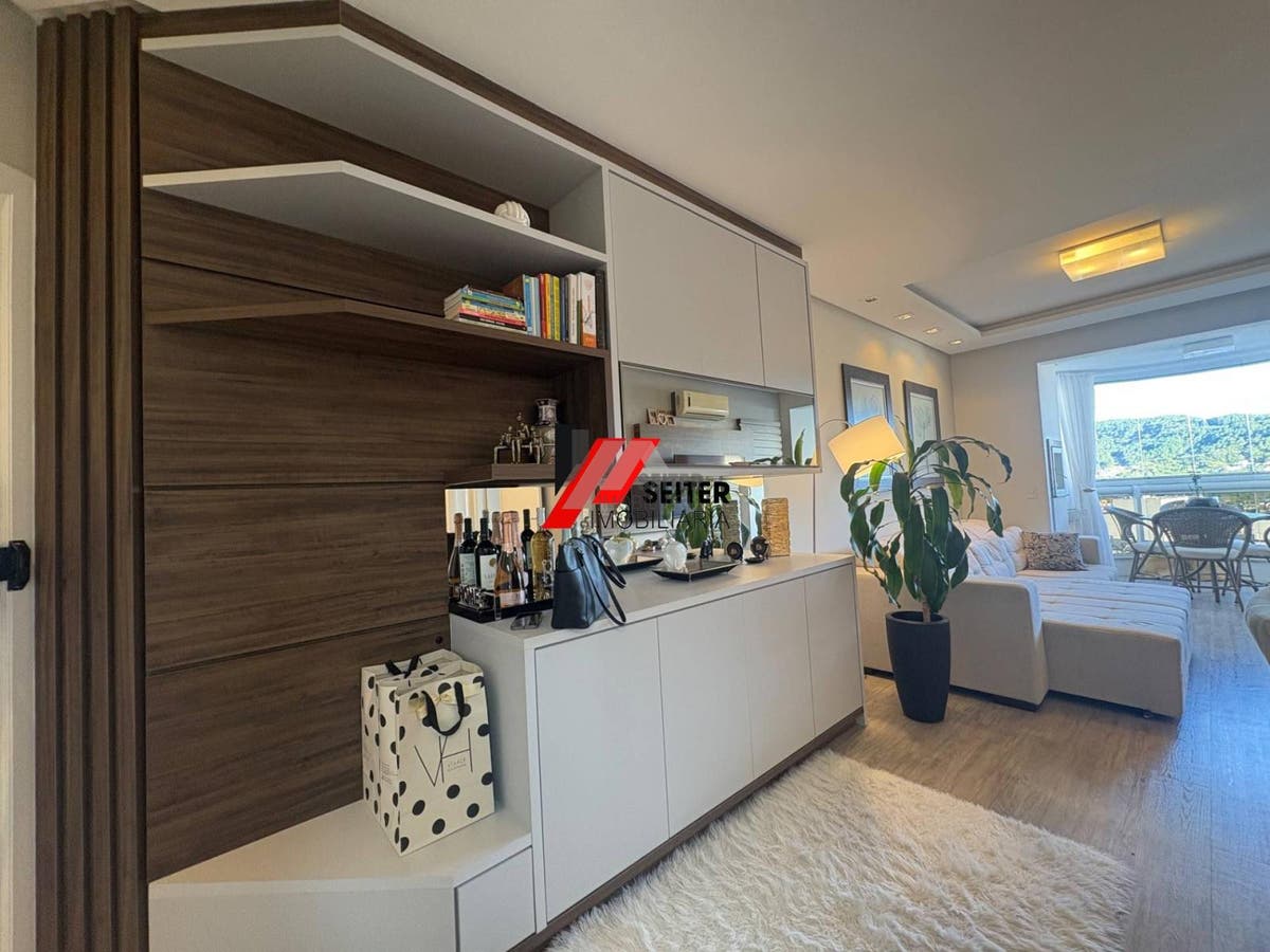 Apartamento á venda Itacorubi Florianópolis.