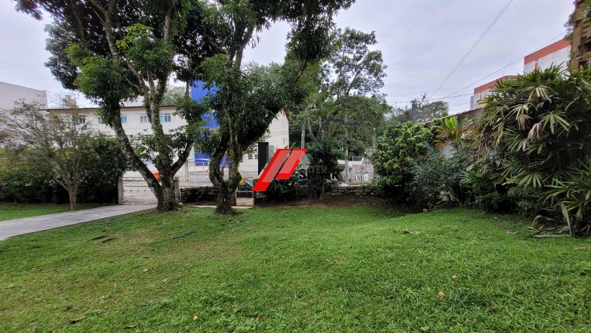 Casa com 4 quatro quartos para locação trindade florianópolis
