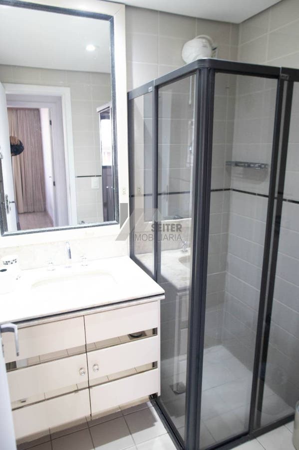 Apartamento com 3 quartos, Centro - Florianópolis