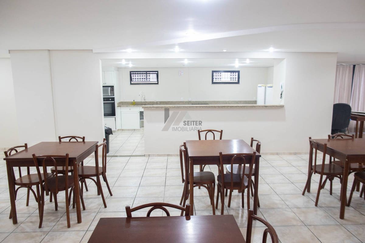 Apartamento com 3 quartos, Centro - Florianópolis