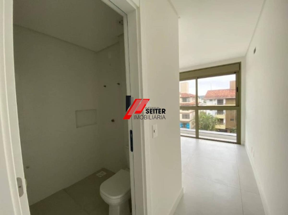 Apartamento a venda com 2 dormitórios em jurere florianópolis