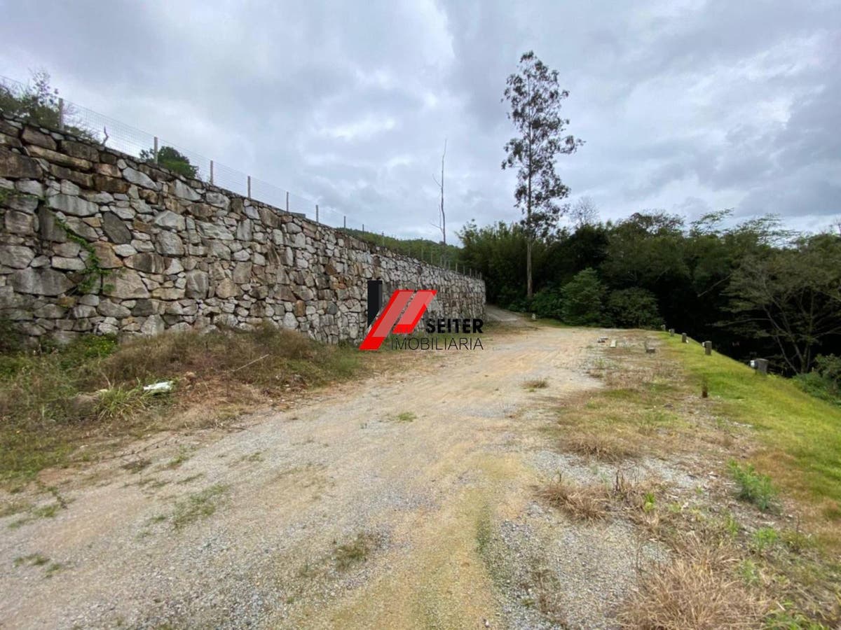 Terreno para alugar na Lagoa da Conceição em Florianópolis proximo escola sarapicuá