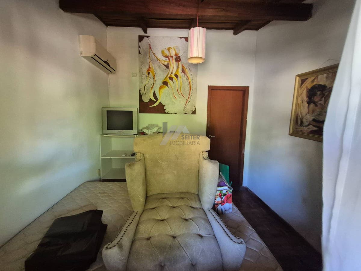 Casa a venda na Trindade com 5 dormitórios Florianópolis