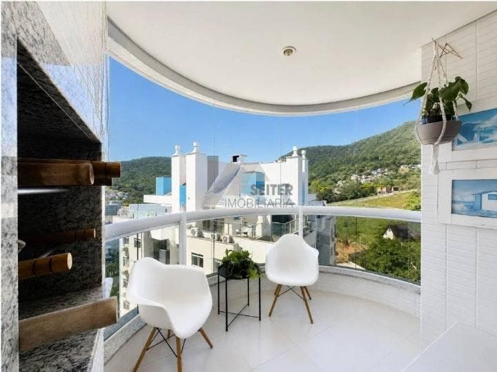 Apartamento á venda Itacorubi Florianópolis.