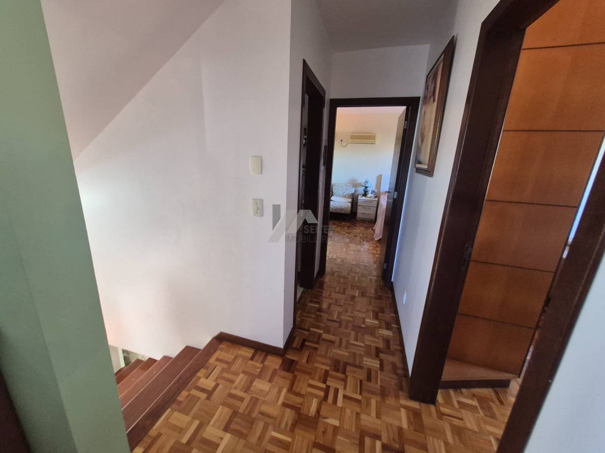 Casa a venda na Trindade com 5 dormitórios Florianópolis
