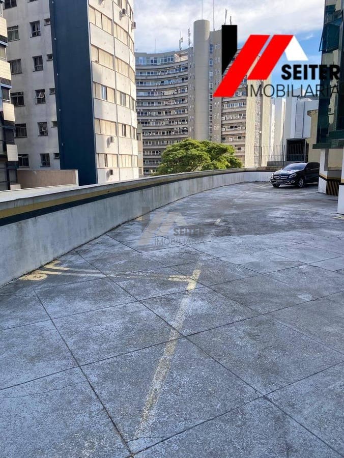 Conjunto comercial a venda no centro de Florianópolis