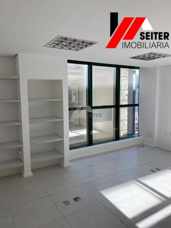 Conjunto comercial a venda no centro de Florianópolis