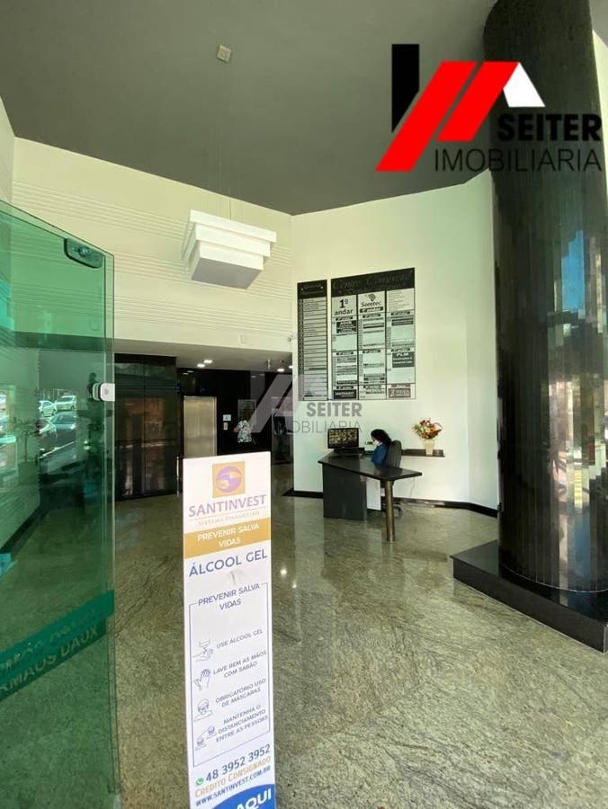 Conjunto comercial a venda no centro de Florianópolis