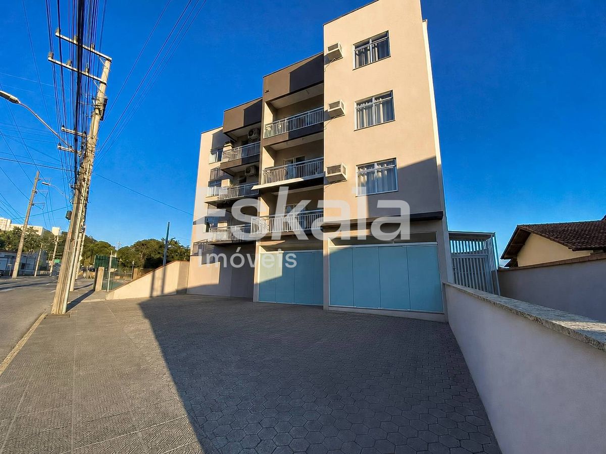 Apartamento Semimobiliado com 01 Suíte + 02 Quartos Czerniewicz - Jaraguá do Sul