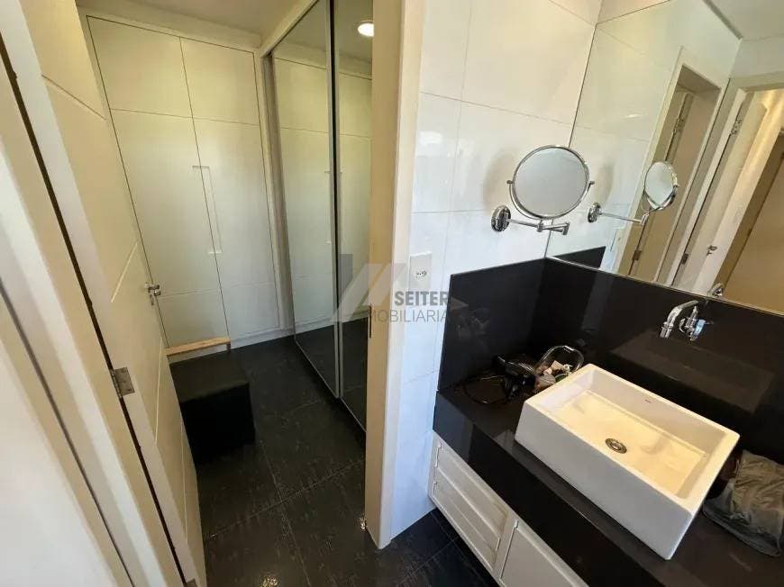 Residencial › Apartamento, 3, para Venda no Carvoeira- Florianópolis
