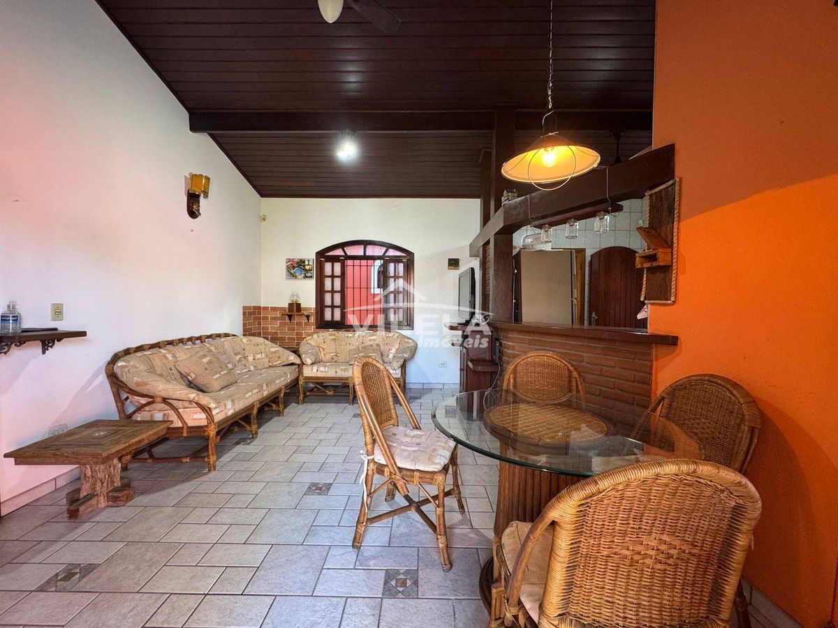 Casa com Piscina-Lado Praia-Bairro Indaiá-Caraguatatuba-Sp