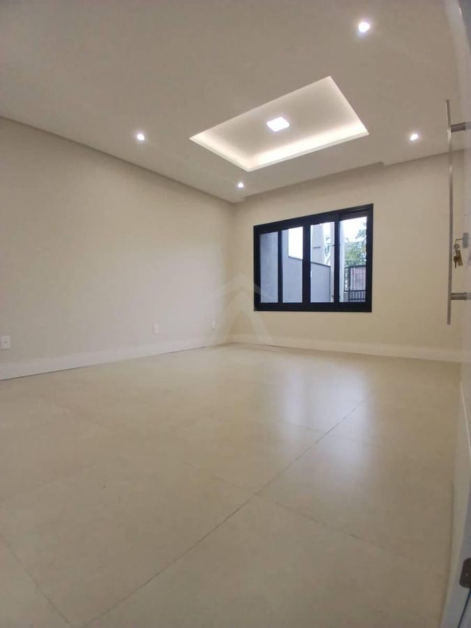 Sobrado com piscina, 180m metros mar, bal itapoa