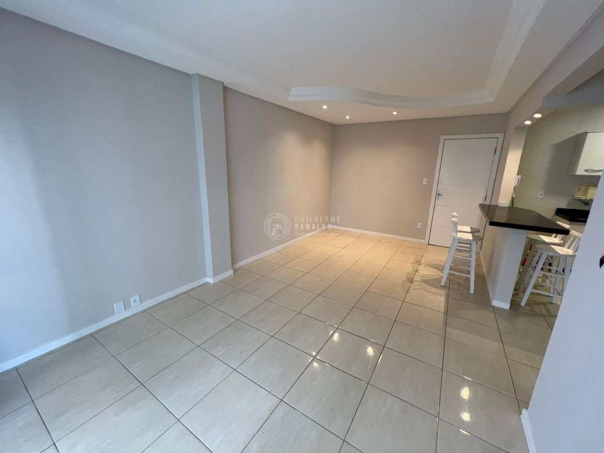 Apartamento quadra mar, 01 dormitório, 50m², no centro de Balneário Camboriú - Apartamento em Centro, Balneário Camboriú - à venda - IMOBILIÁRIA GUILHERME LTDA