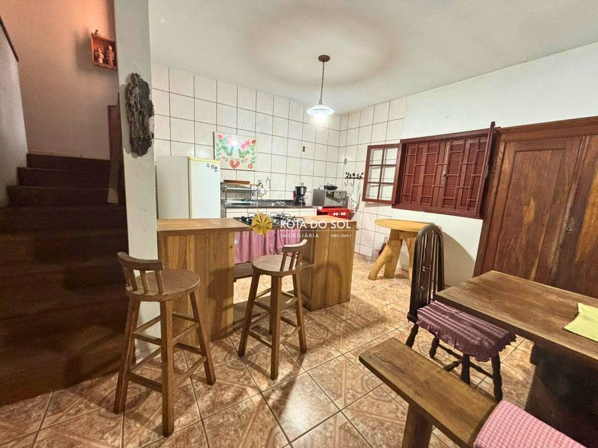 Casa 4 Dormitórios Praia Bombas Bombinhas SC - 9