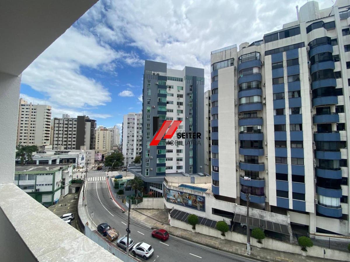 Apartamento com 3 dormitórios à venda no centro de Florianópolis