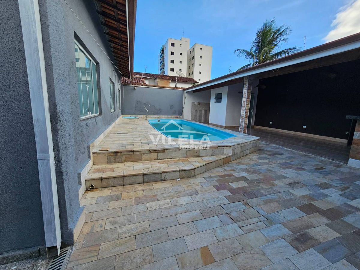 Casa com piscina na martin de sá-caraguatatuba-sp