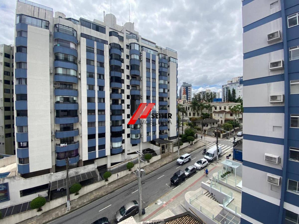 Apartamento com 3 dormitórios à venda no centro de Florianópolis