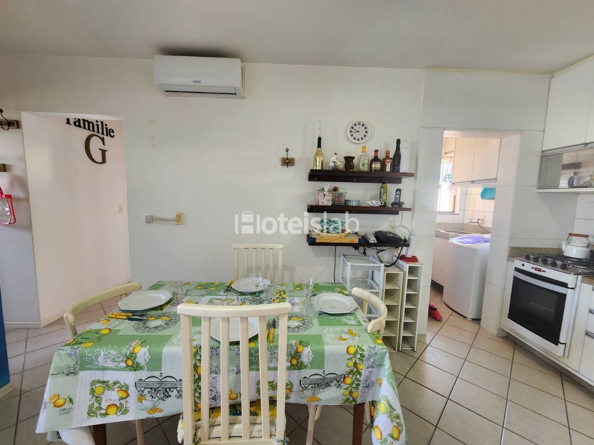 Lindo apto de 2 quartos com piscina a 300m da praia