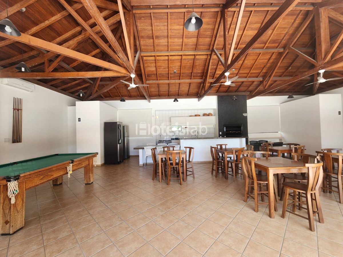 Lindo apto de 2 quartos com piscina a 300m da praia