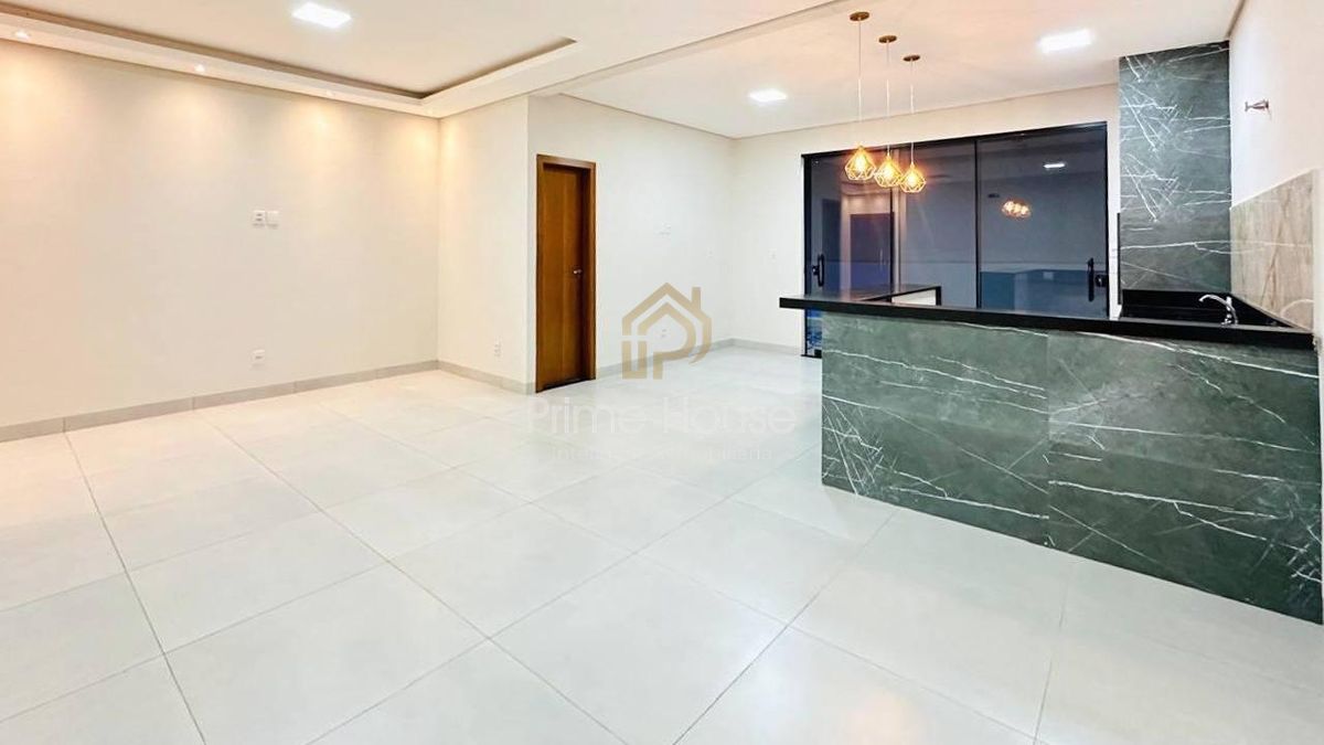 Vende-se Casa Térrea em Bairro Jardim Califórnia