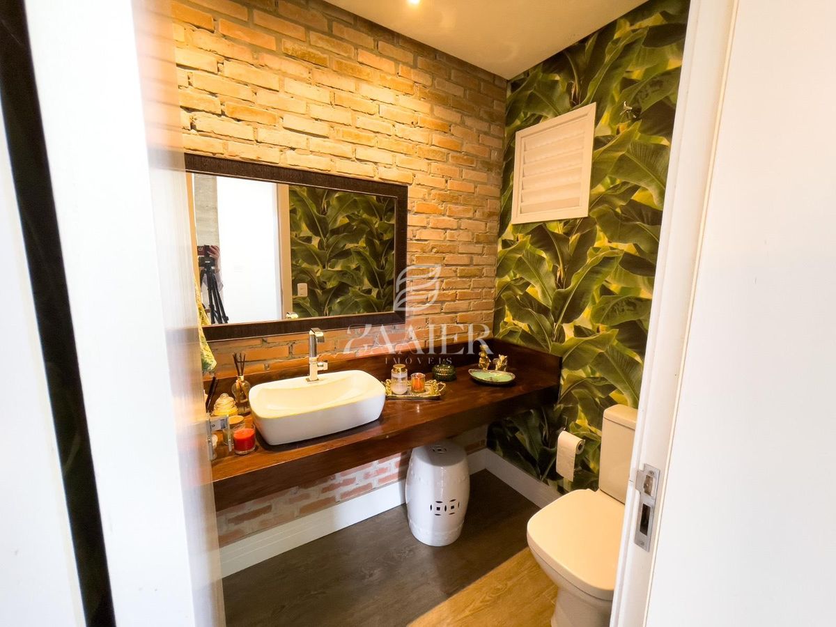 Sobrado com 3 quartos, São Marcos - Joinville