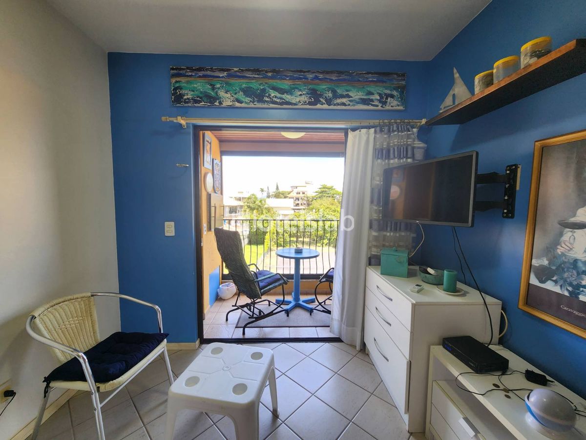 Lindo apto de 2 quartos com piscina a 300m da praia