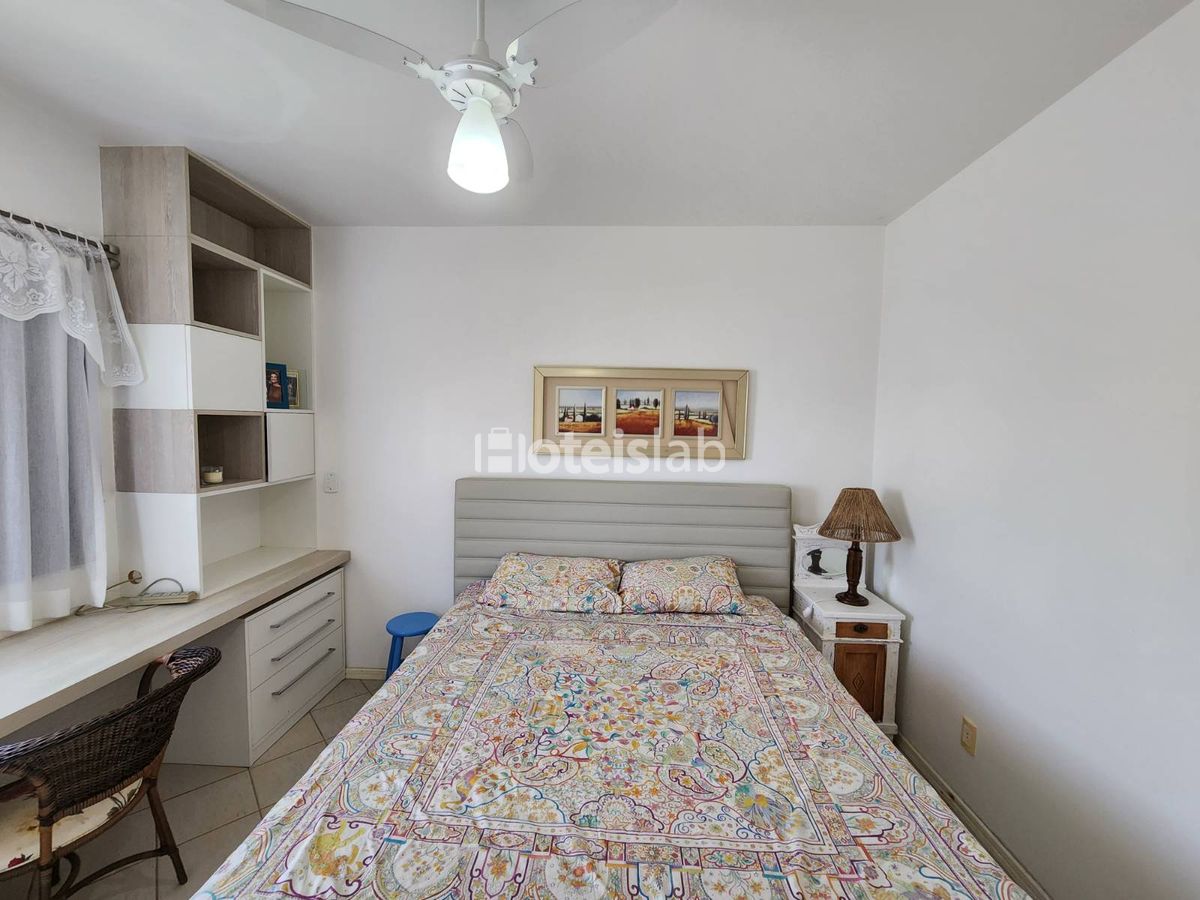 Lindo apto de 2 quartos com piscina a 300m da praia