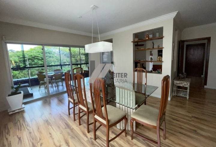 Apartamento com 3 quartos e 2 vagas em Itacorubi, Florianópolis