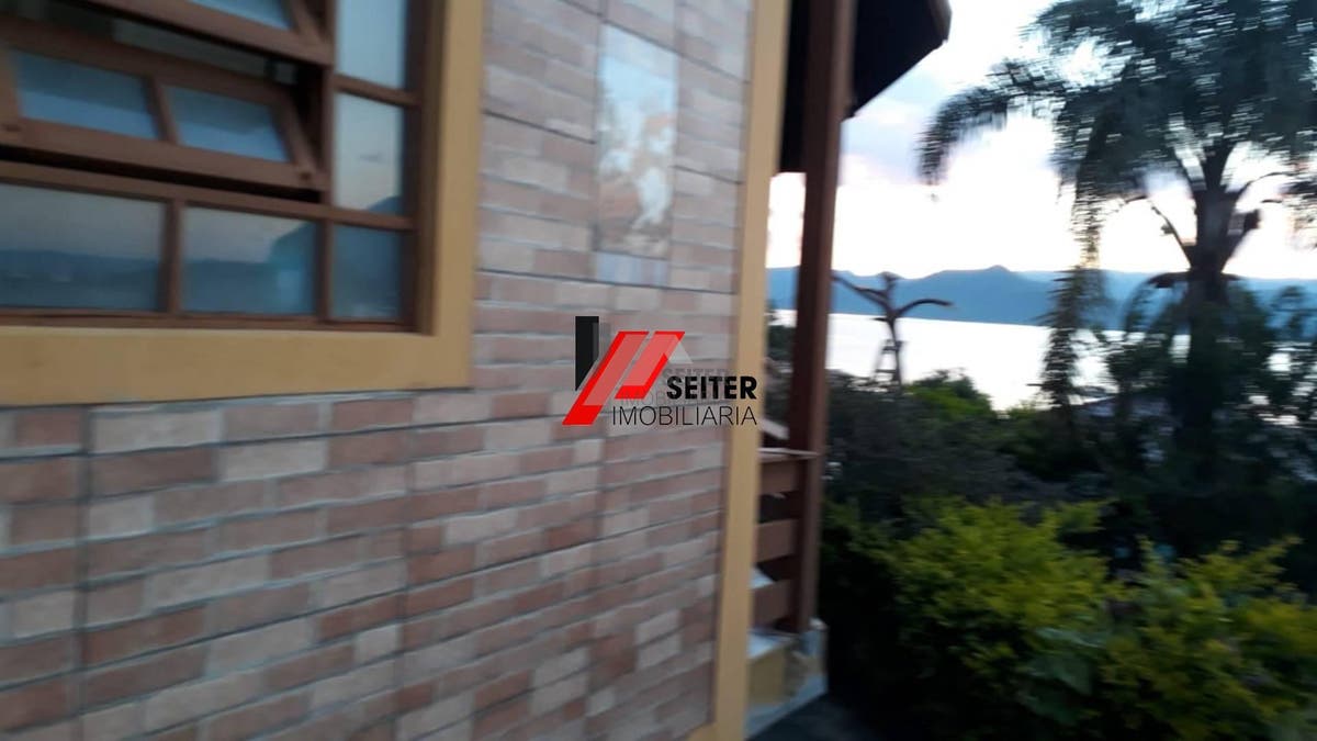 Casa a venda em Ribeirão da Ilha