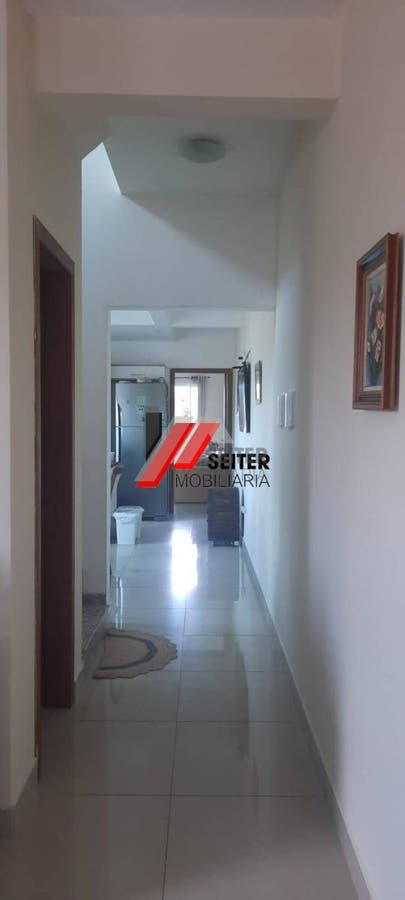 Casa a venda com 4 quartos sendo 4 suítes, 5 banheiros e 5 vagas de garagem, com area total de 279m²