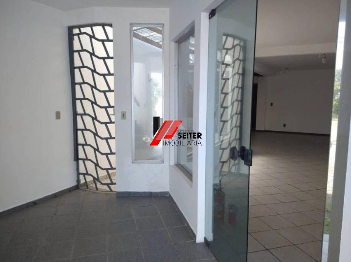 Casa comercial a venda no bairro Saco dos Limões