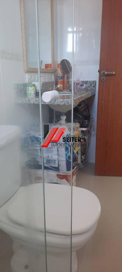Casa a venda com 4 quartos sendo 4 suítes, 5 banheiros e 5 vagas de garagem, com area total de 279m²